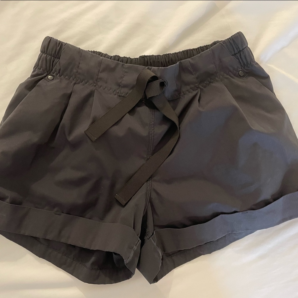 Lululemon casual black shorts